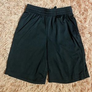 Size 6/7 black Cat & Jack Shorts